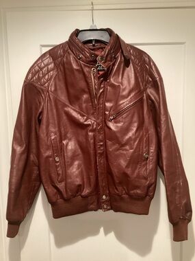 Leather Loft Men’s 42 Vintage Burgundy Leather Jacket - Missing Liner.